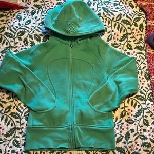 Lululemon scuba size 4